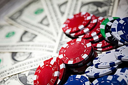 Pemain Live Casino sedang menikmati pengalaman interaktif dan realistik
